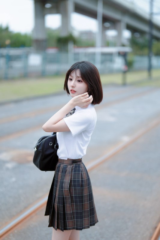 #JK  城轨站台太适合日系了#JK  城轨站台太适合日系了